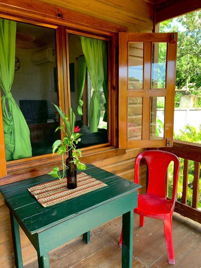 Seabreeze Inn Вест-Энд Экстерьер фото
