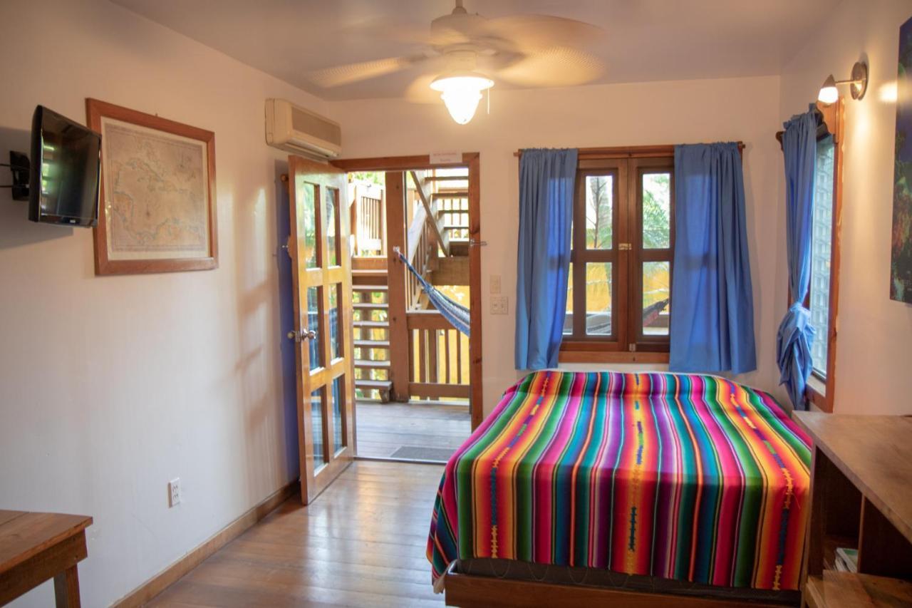 Seabreeze Inn Вест-Энд Экстерьер фото